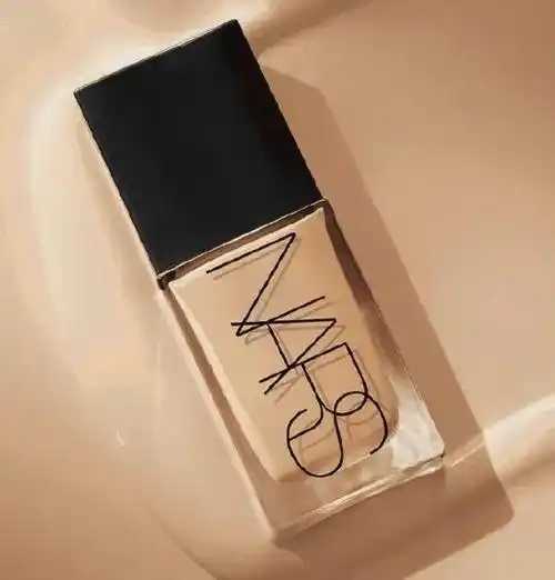 粉底液里加精华不卡粉吗 粉底液里加精华不卡粉吗