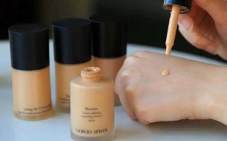 粉底液比bb霜持久吗?粉底液和bb霜先用哪个好 粉底液比bb霜持久吗?粉底液和bb霜先用哪个好