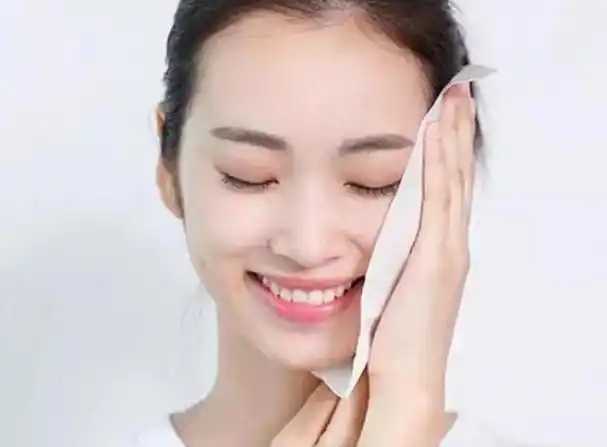 乳液卸妆卸得干净吗 乳液卸妆卸得干净吗