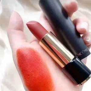 口红过期了用了有什么危害？怎么判断口红过期了