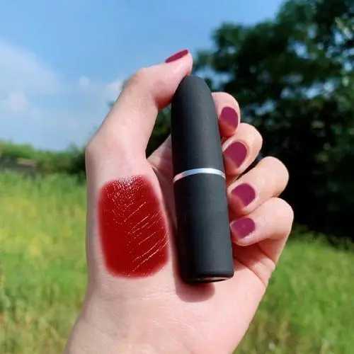 涂了口红吃东西需要擦掉吗？吃饭前怎么处理口红