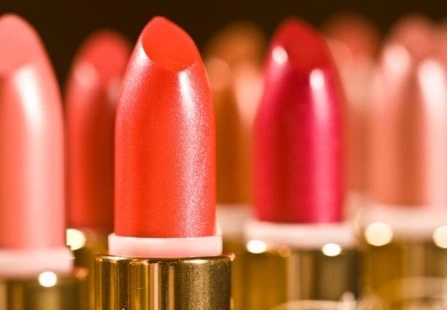 新手化淡妆需要哪些化妆品 新手化淡妆需要哪些化妆品