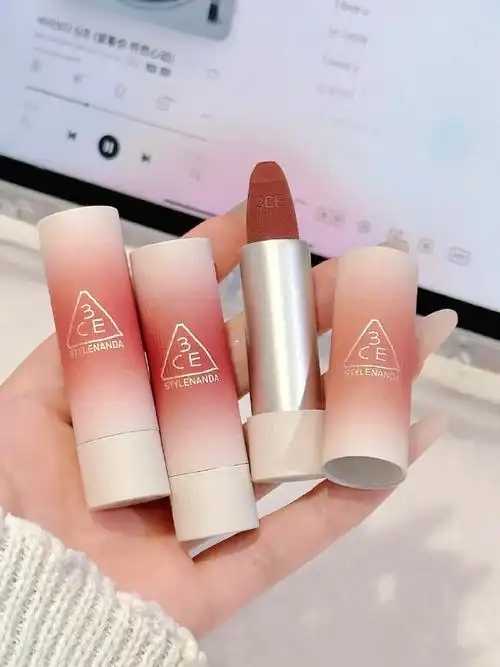 枫叶红口红是什么颜色 枫叶红口红是什么颜色