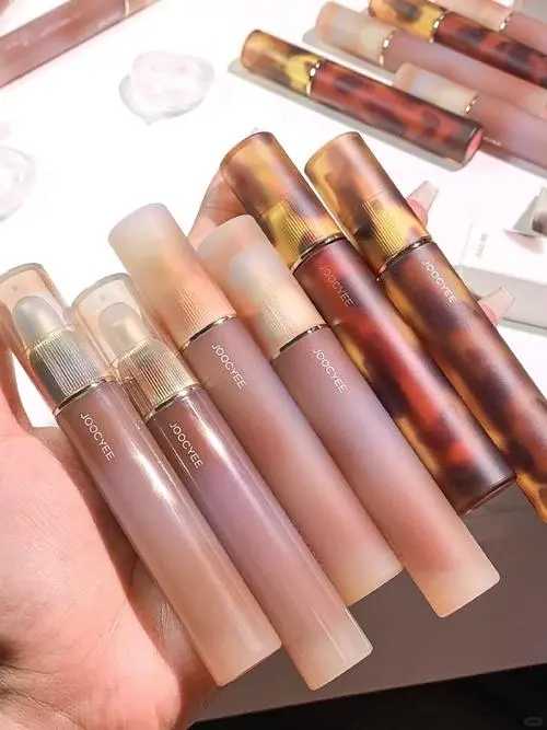 咖色口红怎么涂好看？咖啡色口红适合什么肤色