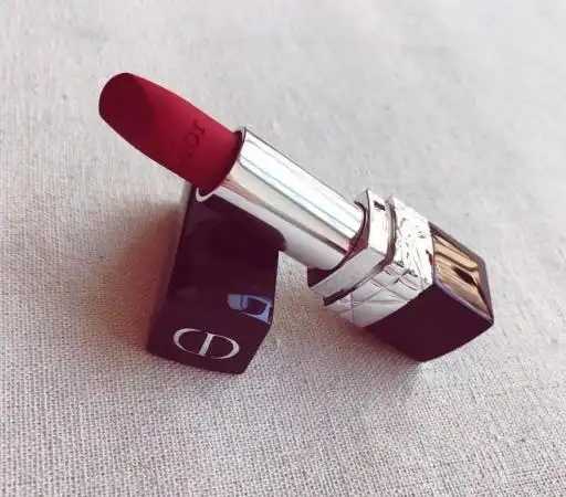 棕色调口红适合黄皮吗 棕色调口红适合黄皮吗