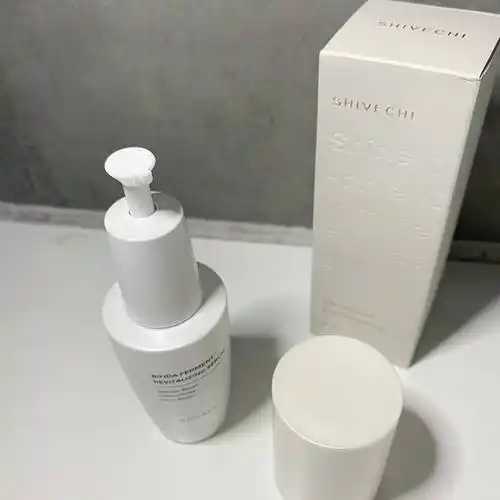 精华液的主要功效是什么？