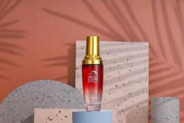 精华液含有哪些主要成分？