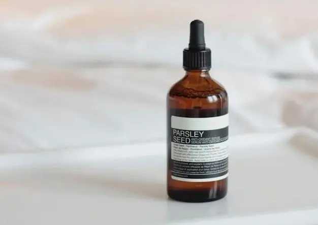 精华液和水乳的区别 精华液和水乳的区别