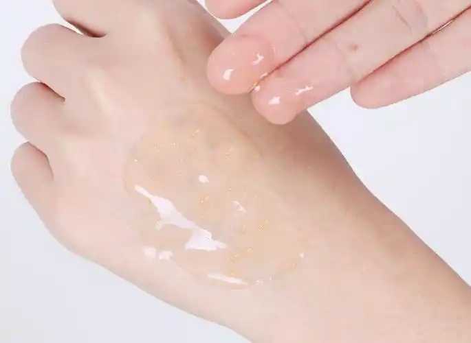 使用爽肤水前要用洗面奶洗脸吗?爽肤水的正确用法步骤 使用爽肤水前要用洗面奶洗脸吗?爽肤水的正确用法步骤