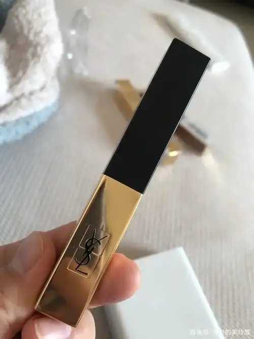 圣罗兰21号口红适合什么人 圣罗兰21号口红适合什么人