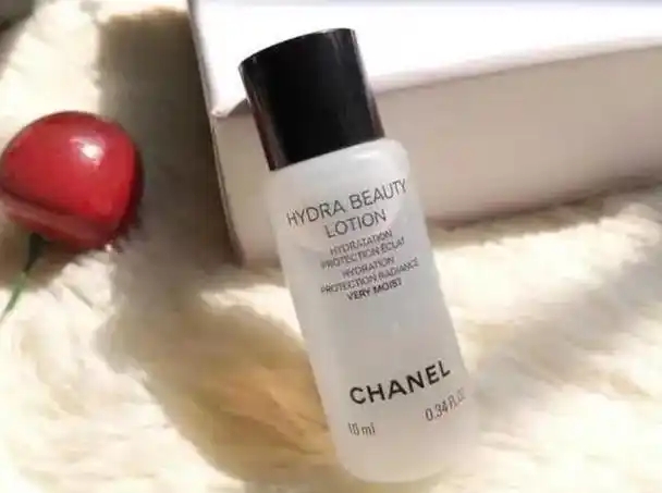 精华液和爽肤水有什么区别 精华液和爽肤水有什么区别