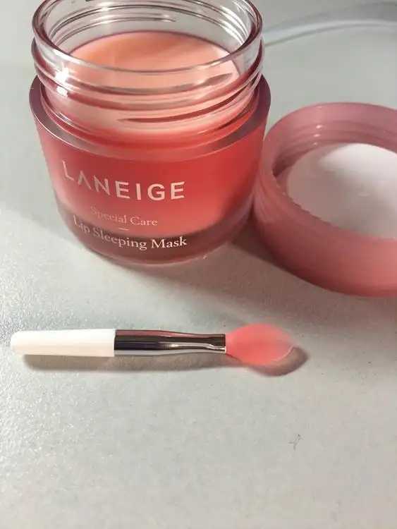 唇膜应该涂抹还是喷雾