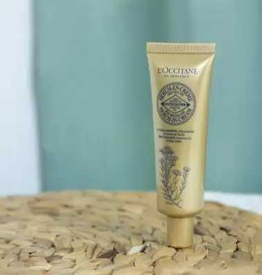 颈霜适合白天用还是晚上用 颈霜适合白天用还是晚上用