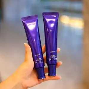 颈霜和颈膜先用哪个