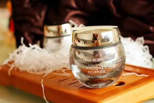 赫莲娜至美溯颜菁华霜好用吗?赫莲娜至美溯颜菁华霜怎么样? 赫莲娜至美溯颜菁华霜好用吗?赫莲娜至美溯颜菁华霜怎么样?