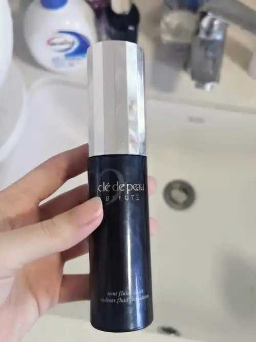 cpb粉底液哪个色号最白 cpb粉底液哪个色号最白