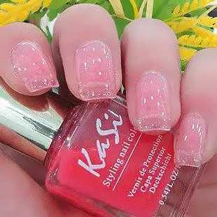 普通指甲油能用烤灯吗 普通指甲油能用烤灯吗