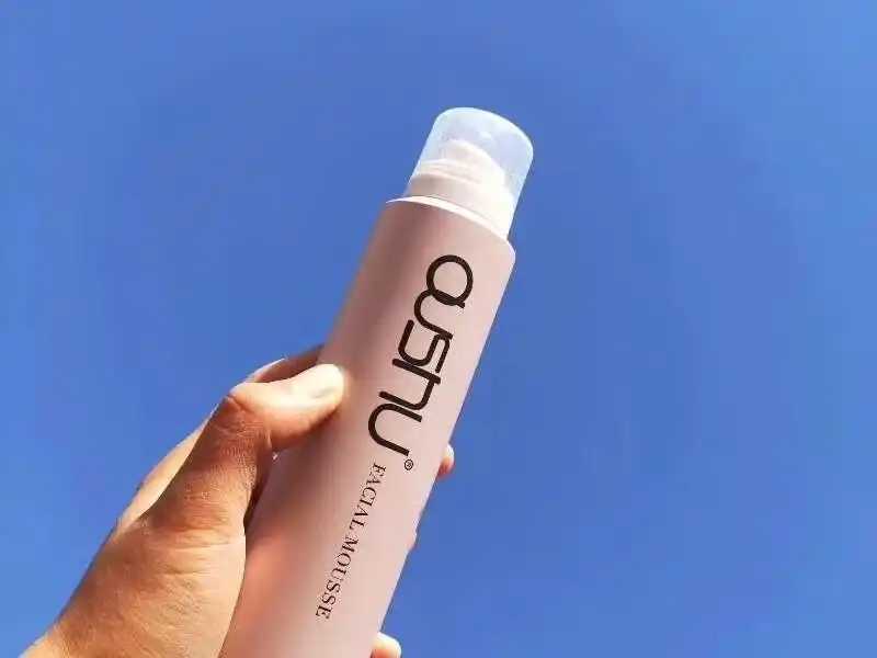 洁面慕斯是去角质的吗