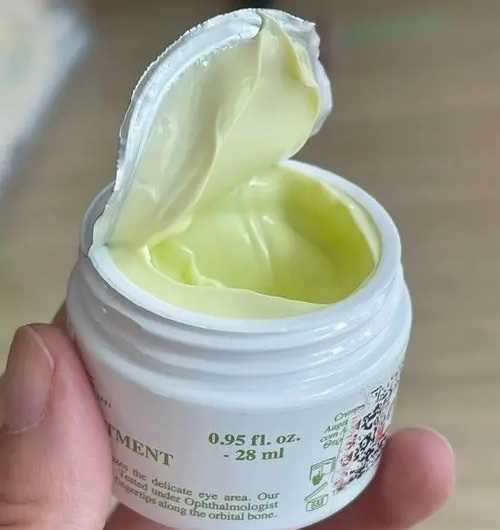 科颜氏牛油果眼霜有水是怎么回事