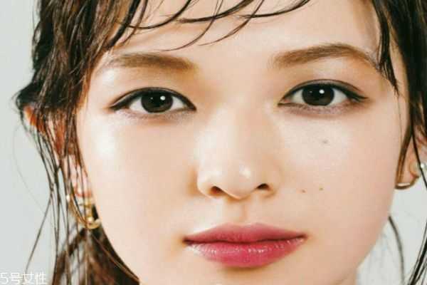 什么是奶油肌粉底液？奶油肌和雾面区别