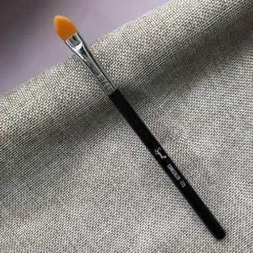 唇刷使用后不洗会怎么样？清洗唇刷的方法