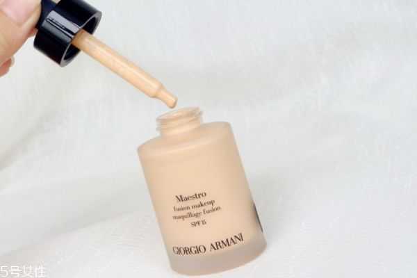 干性皮肤适合哪些粉底液？适合干性皮肤的粉底液