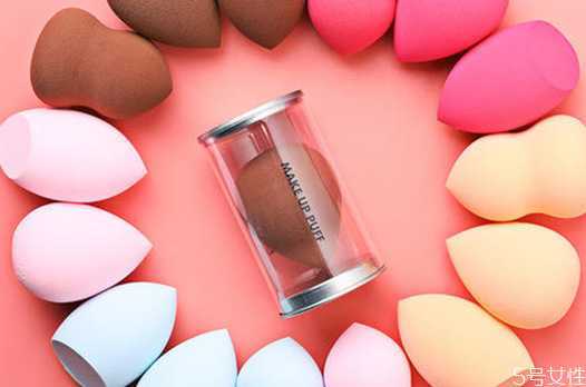 美妆蛋气孔小的好还是大的好?如何判断美妆蛋质量 美妆蛋气孔小的好还是大的好?如何判断美妆蛋质量
