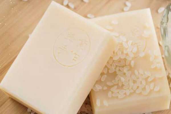 洁面皂可以直接用在脸上吗 洁面皂可以直接用在脸上吗