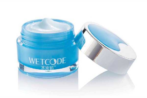 精华霜可以天天用吗 精华霜可以天天用吗