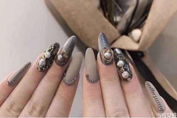 用延长胶要先上底胶吗 用延长胶要先上底胶吗