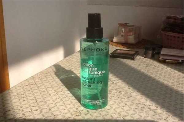 爽肤水敷脸有什么好处 爽肤水敷脸有什么好处