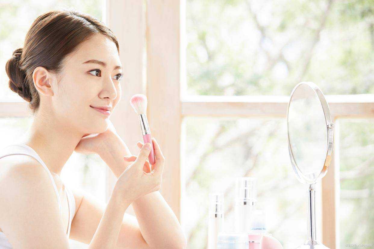 皮肤缺水的表现及原因