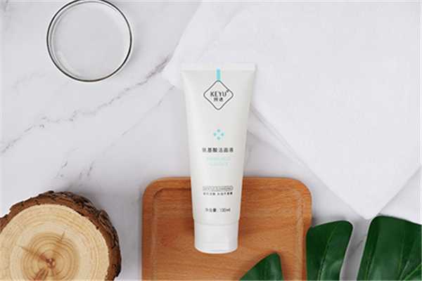 氨基酸洗面奶是智商税吗 氨基酸洗面奶是智商税吗