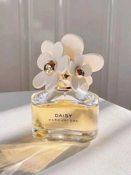 marc jacobs小雏菊香水选哪款比较好闻