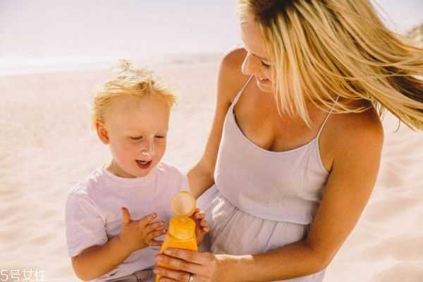 儿童防晒霜涂多少
