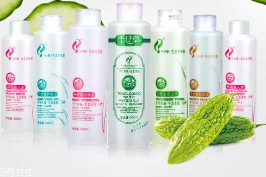 丝瓜水和薏仁水哪个好?丝瓜水和薏仁水哪个美白 丝瓜水和薏仁水哪个好?丝瓜水和薏仁水哪个美白