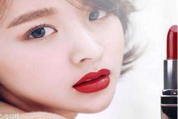 复古红口红适合什么妆容？复古红色适合肤色