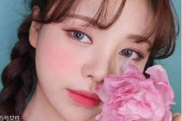 樱花妆怎么画 樱花妆怎么画