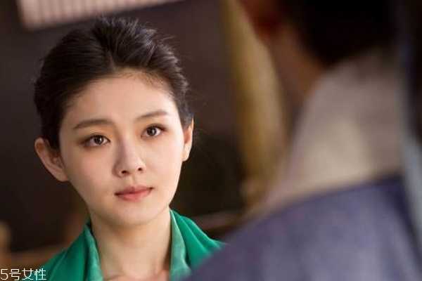 去角质能美白吗