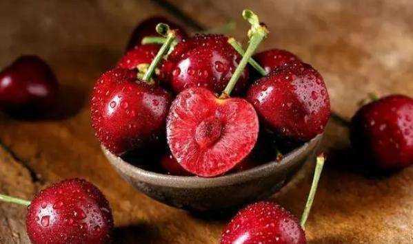 “长期化妆”和“长期素颜”，5年后皮肤有什么区别？