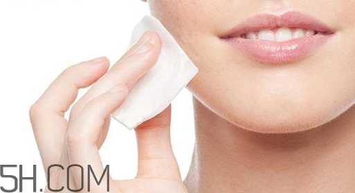 卸妆油会堵塞毛孔吗？卸妆水卸妆乳和卸妆油的区别