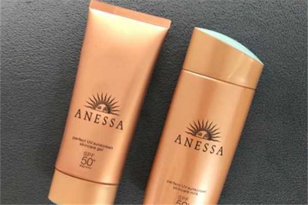 安耐晒防晒霜的使用方法 安耐晒使用前为什么要摇一摇 安耐晒防晒霜的使用方法 安耐晒使用前为什么要摇一摇