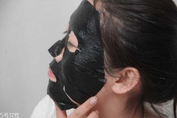 黑面膜和白面膜哪个好