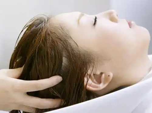 卷发棒的正确使用方法