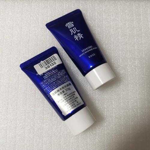 水,乳,精华液的正确使用顺序 水,乳,精华液的正确使用顺序