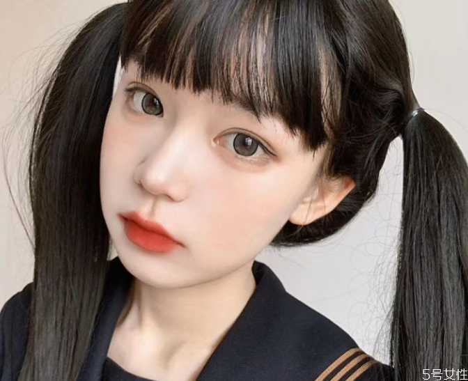 美瞳环状花纹适合什么人 美瞳环状花纹适合什么人