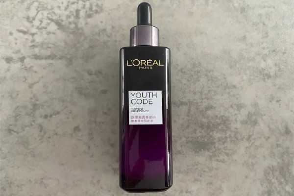 肌底液可以当乳液用吗？能和精华一起吗