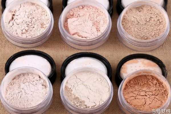 定妆粉颜色怎么选?使用定妆粉有哪些注意事项