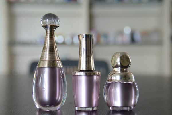 指甲油能用酒精洗掉吗 指甲油能用酒精洗掉吗