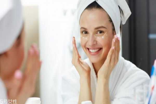 经期老长痘痘怎么办